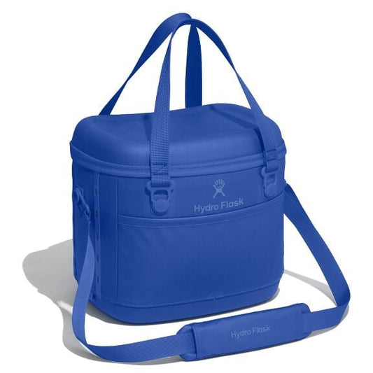 carryouttm-soft-cooler-15-l-w6 12pco382_carryout_cooler_15l_capri_blue_angled_1.jpg