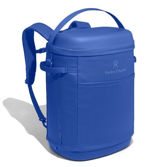 carryouttm-backpack-22-l-q2 18pco382_carryout_backpack_22l_capri_blue_angled_1.jpg