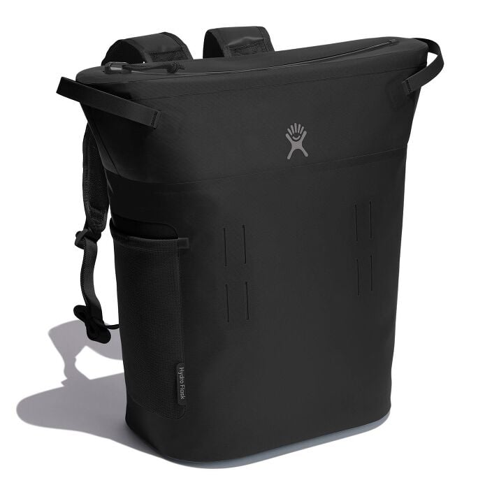 20-l-day-escapetm-pack-i8 20-l-day-escape-soft-cooler-pack-black-angled_1.jpg
