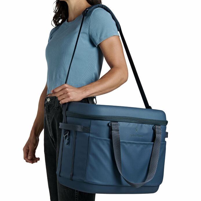 carryouttm-soft-cooler-30-l-o0 250815_hydro_s26_hb_14546_5.jpg