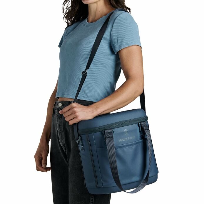 carryouttm-soft-cooler-10-l-s1 250815_hydro_s26_hb_14560_1_4.jpg