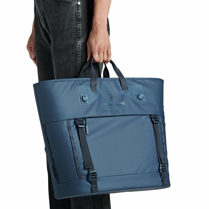 carryouttm-soft-cooler-tote-30-l-h4 250815_hydro_s26_hb_14619_2.jpg