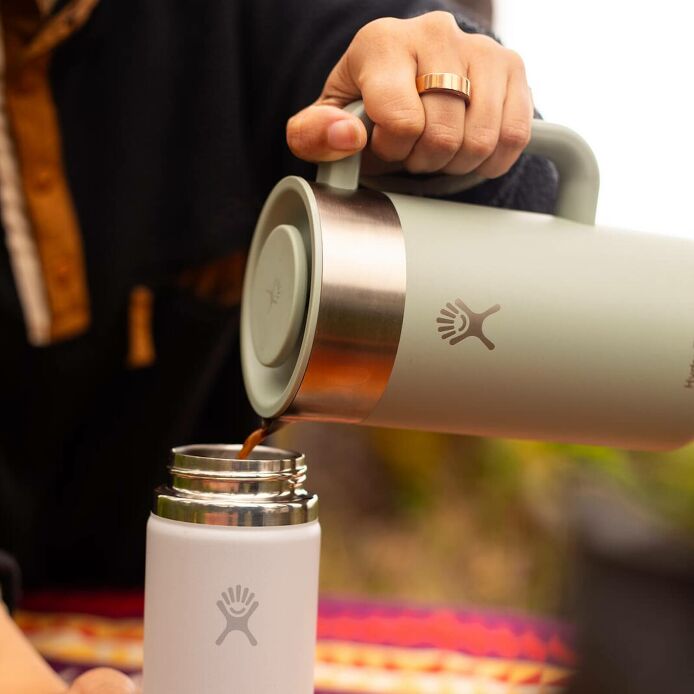 32-oz-insulated-french-press-m1 2706_johnson_s25summertravel_camping_pouring_303a0287_1_.jpg