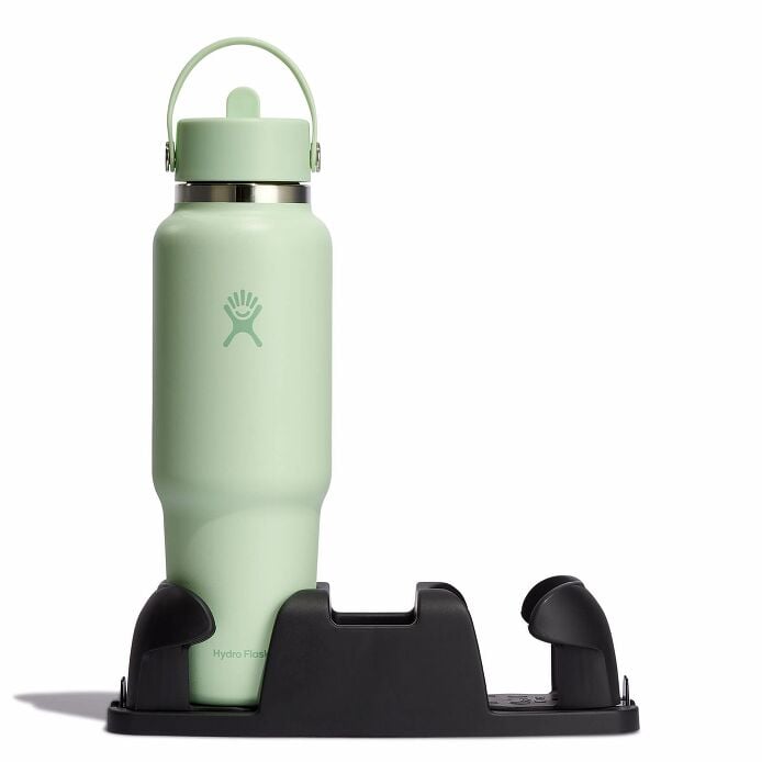 40-oz-travel-bottle-with-flex-straw-cap-z0 aloe-travel-bottle-in-cuplholder_3_3_1.jpg