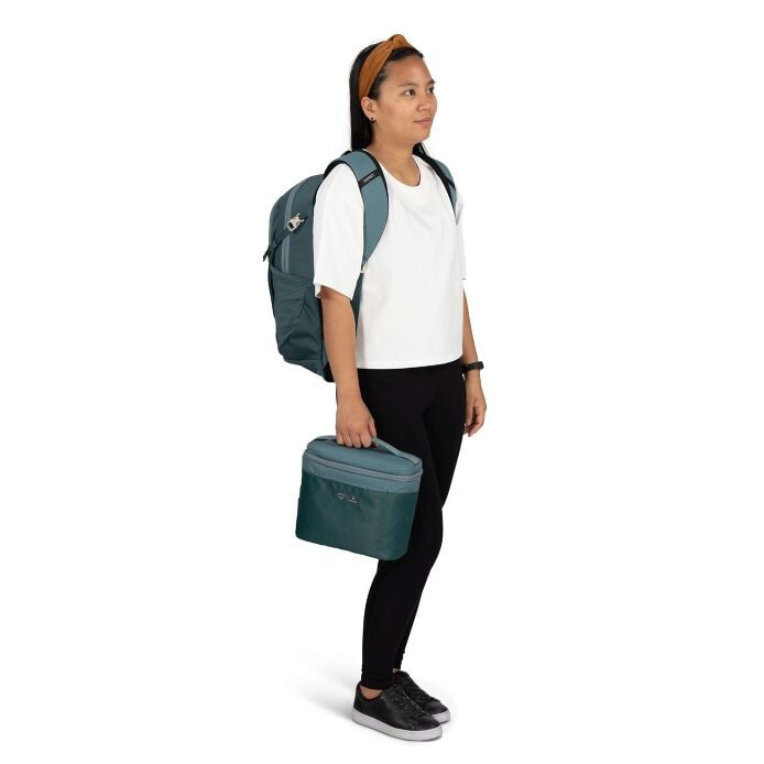 osprey-axis-x-hydro-flask-campus-essentials-bundle-v0 axisxhydroflask_s26_onbody1_cascadeblue_10007249_2.jpg