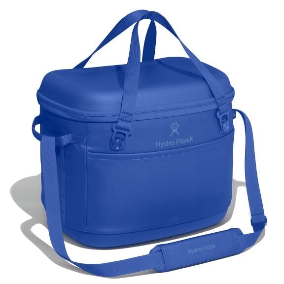 carryouttm-soft-cooler-30-l-o0 cpco382_carryout_cooler_30l_capri_blue_angled_1.jpg