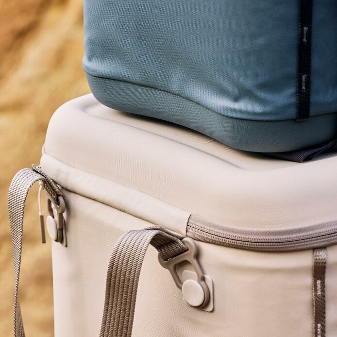 carryouttm-soft-cooler-30-l-o0 hf_carryout_bouwer_d1_l1_torrey_pines_still_life_0381_1_6.jpg