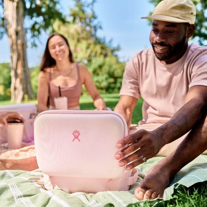 5-l-carry-outtm-lunch-box-s7 hf_s24_trillium_45_1.jpg