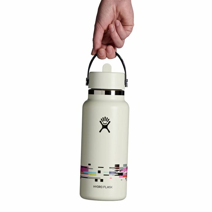 glitch-collection-32-oz-bottle-with-flex-straw-cap-m9 le26-w32-1006-32-oz-wide-flex-straw-cap-glitch-white-hb.jpg