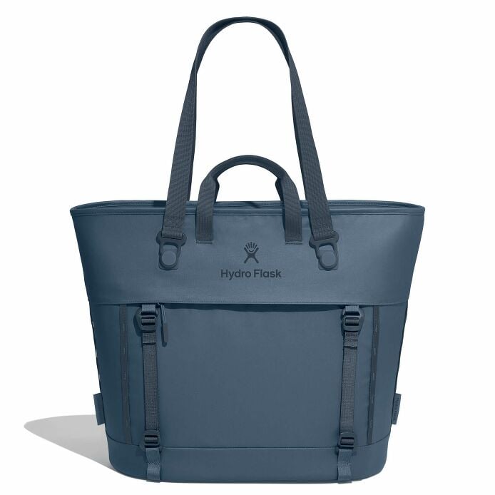 carryouttm-soft-cooler-tote-30-l-h4 maxiit384-carryout-tote-30l-harbor-blue-straight.jpg