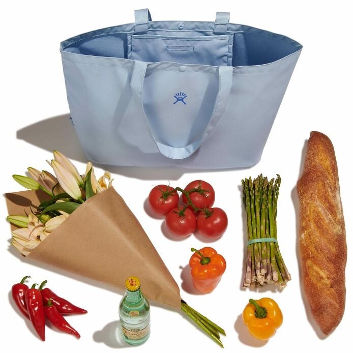 20-l-tag-along-tote-p6 rt20484_20ltagalongtote_surf_packing_1.jpg